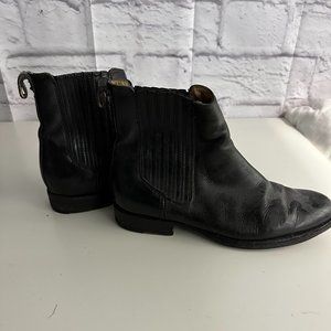 Frye Pippa Chelsea Black Leather Short Ankle Boots